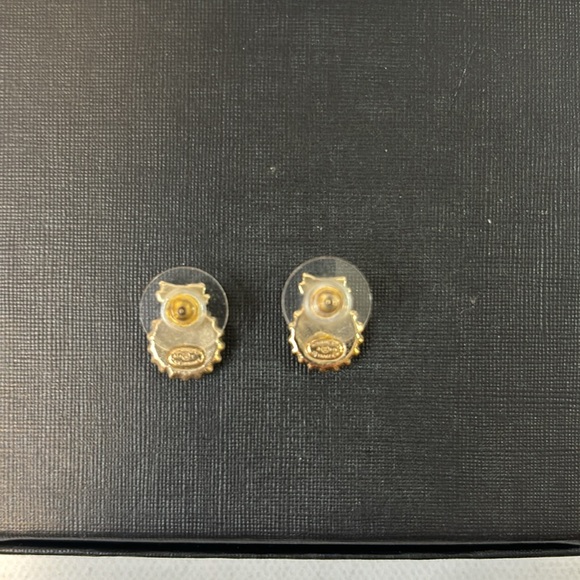 Beautiful Chanel bow earrings with COA - Picture 3 of 3